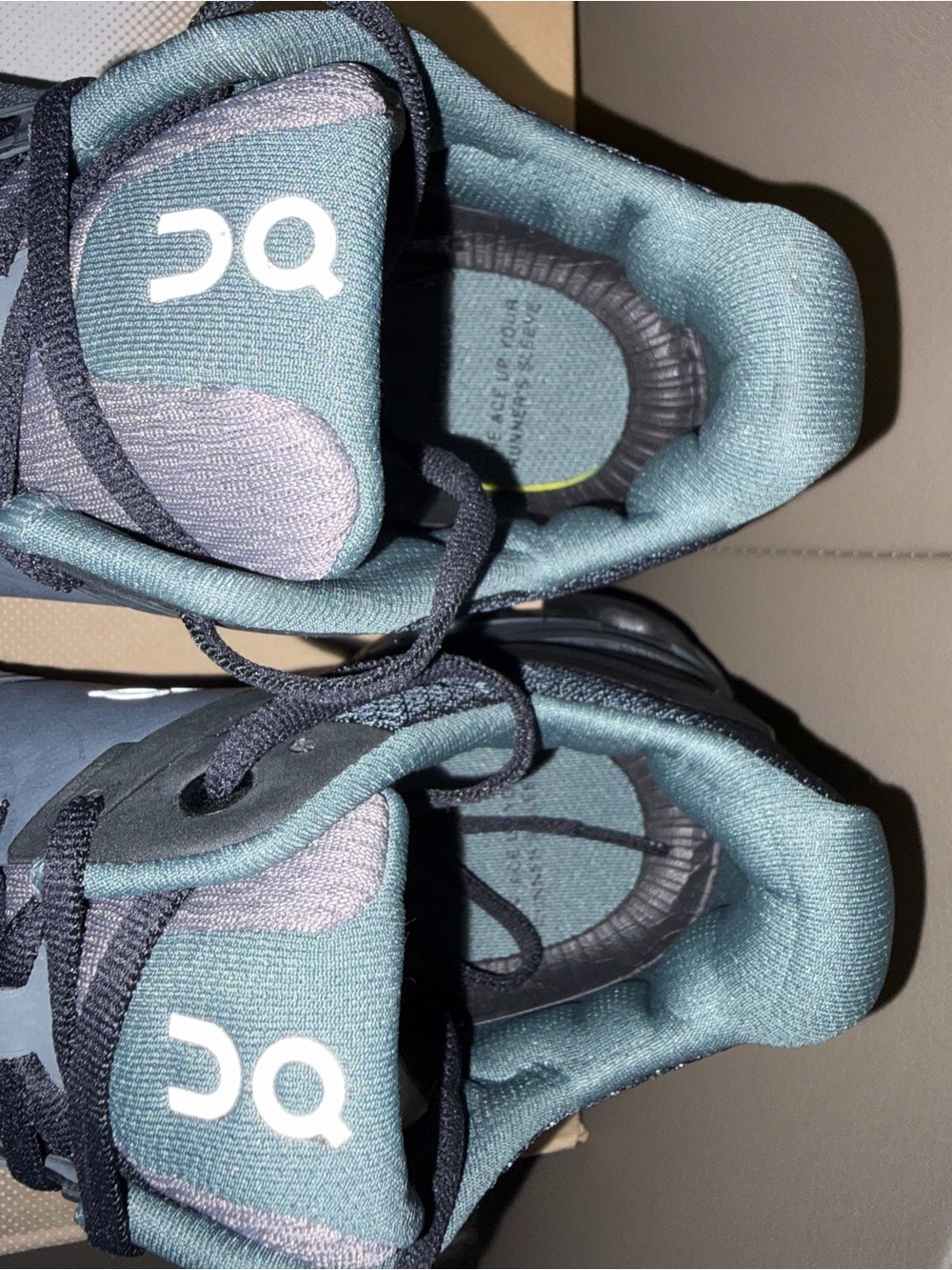 BNWB WOMEN'S ON CLOUD SHOES/SNEAKERS NAVY BLUE AND BLACK US SIZE 7-UK 5-EUR 38 - Picture 5 of 16